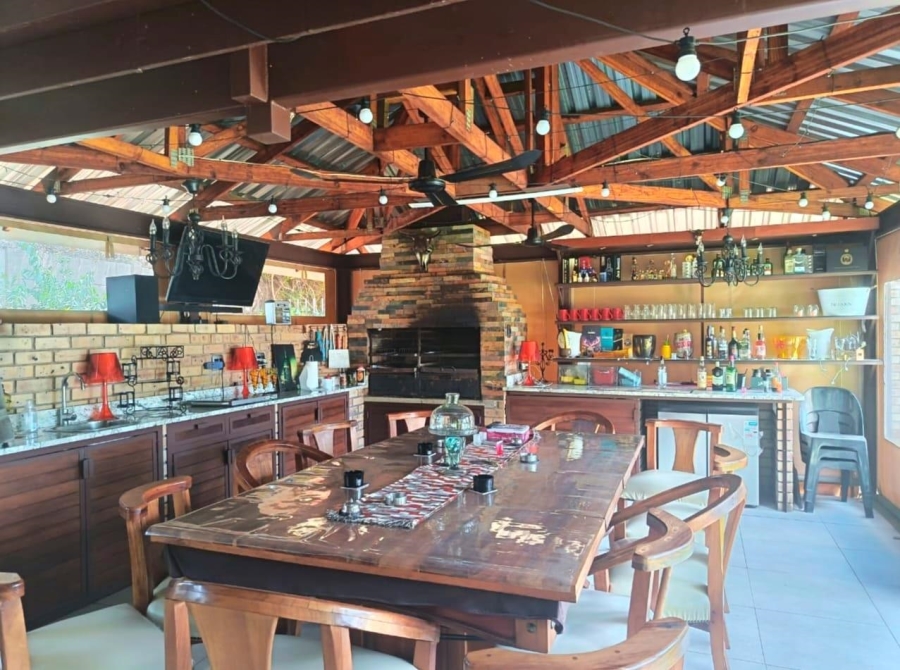 7 Bedroom Property for Sale in Langenhovenpark Free State